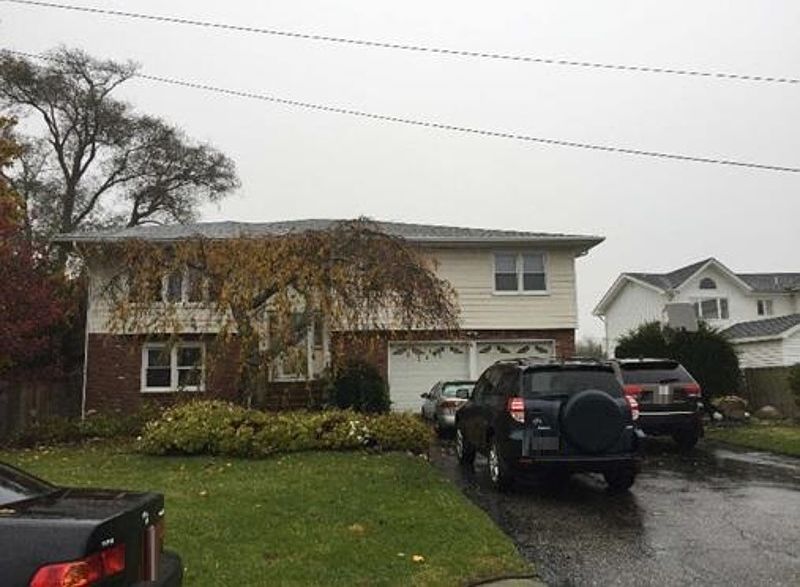 1st image of 203 Secatogue Ln W