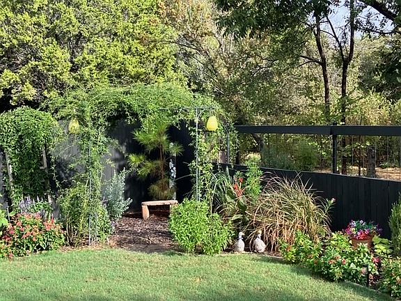 4th image of 1136 Ridgeview Cir