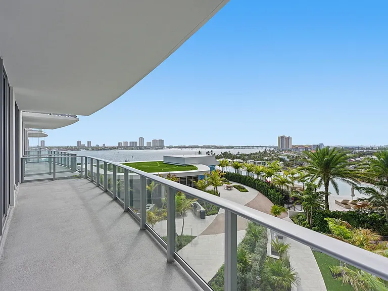 220 Lake Shore Dr #811 — Photo 2