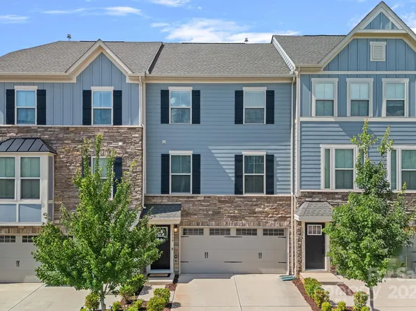 108 Helm Ln #B, Mooresville, NC 28117