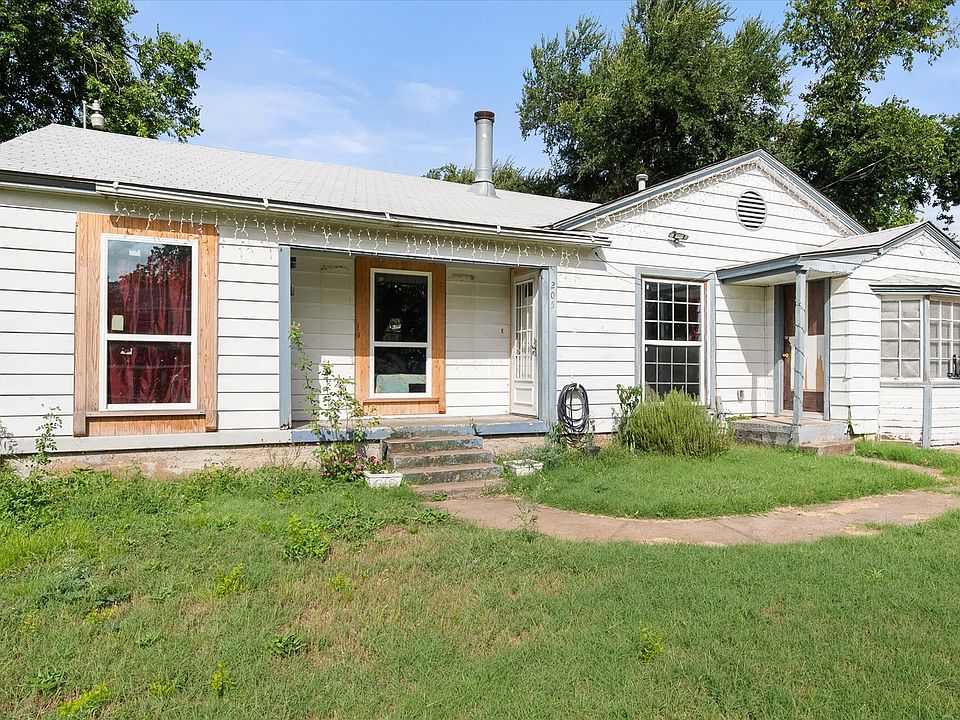 1st image of 205 Fannin St