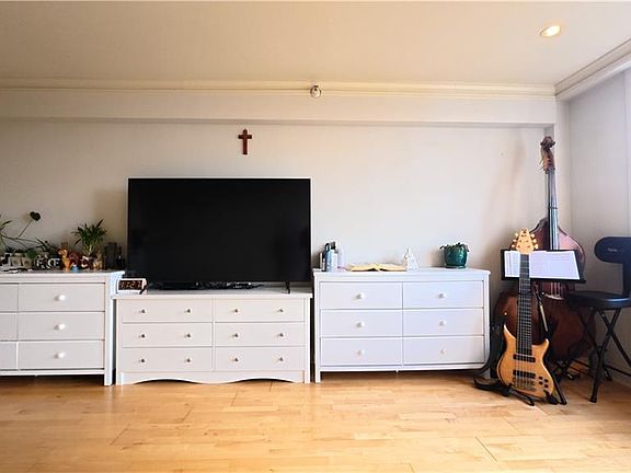 4th image of 2479 Peachtree Rd NE APT 1306