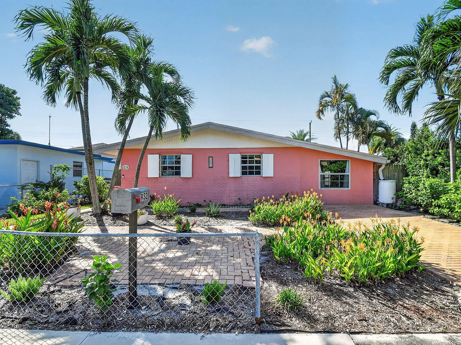 3 bed, 1.5 bath, 1450 sqft, $3,750 — Photo 2
