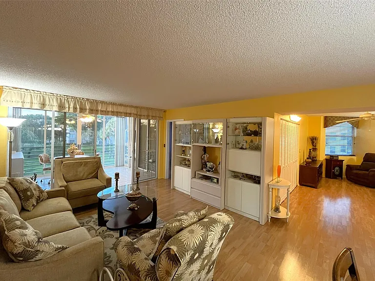 9501 Seagrape Dr #305 — Photo 17