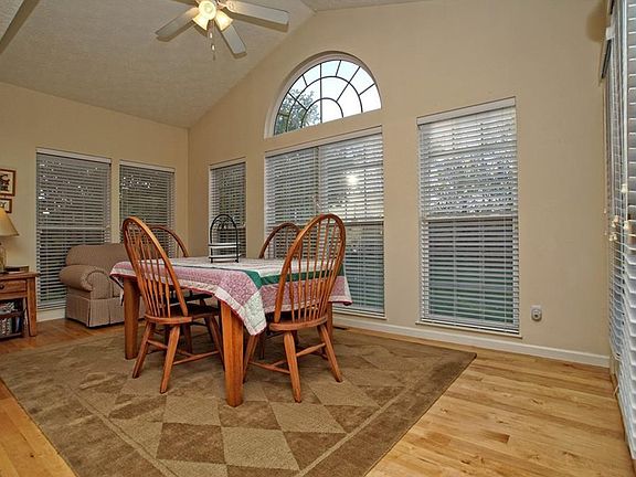 5th image of 6622 Cobblefield Dr