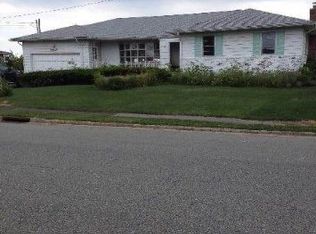 86 Riviera Dr S, Massapequa, NY 11758
