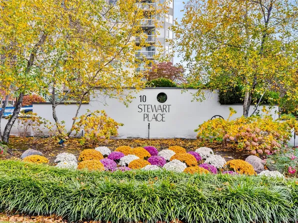 10 Stewart Place #2DW, White Plains, NY 10603