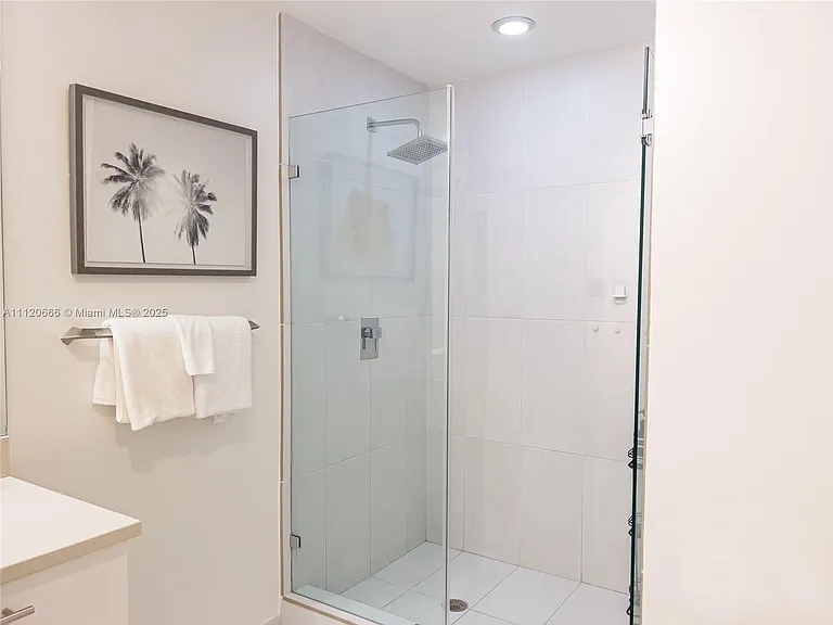 3250 NE 1st Ave #708 — Photo 34