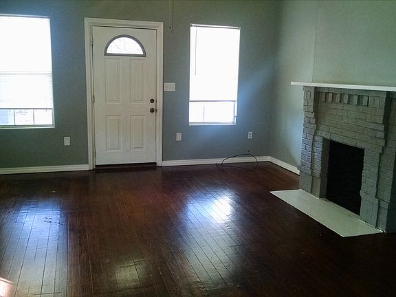 3rd image of 700 W Cherry St