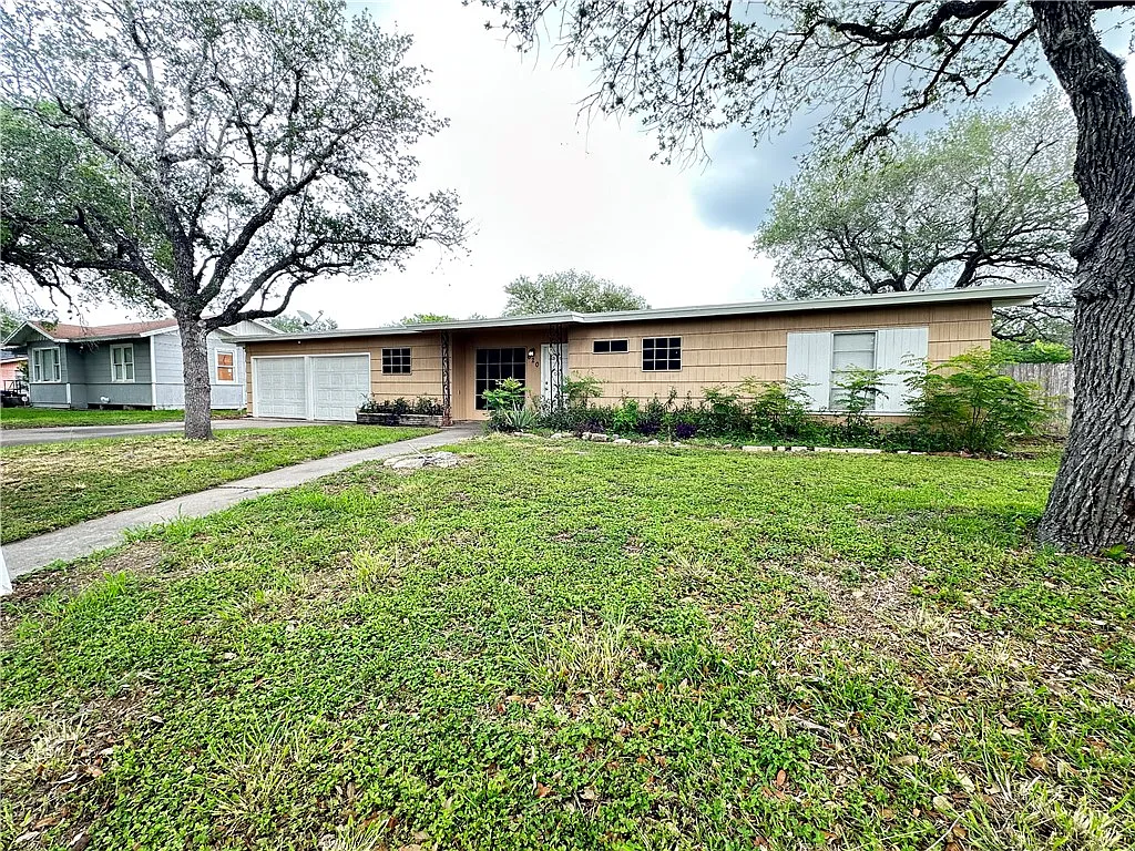3 bed, 2.0 bath, 1482 sqft, $1,900 — Photo 3