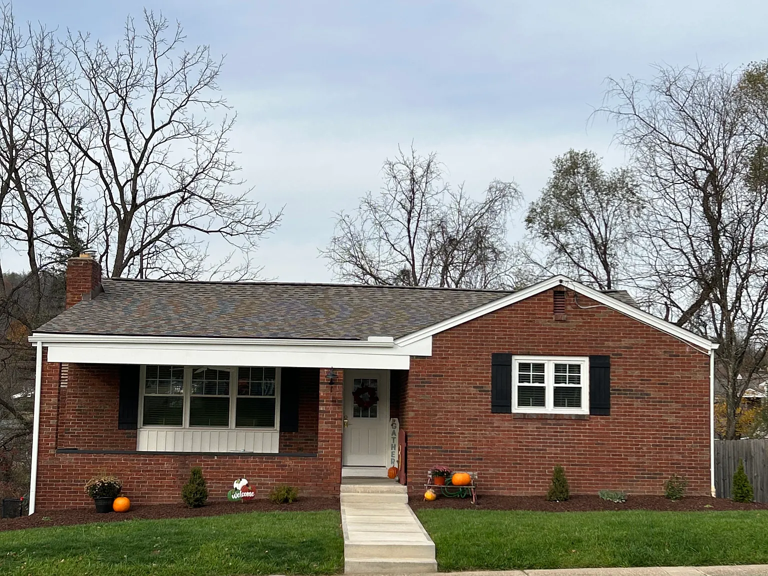 425 Oakwood Ave — Photo 1