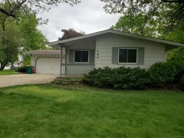 704 Hammer Rd, Albert Lea, MN 56007