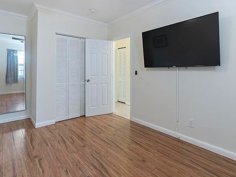 802 N J St — Photo 11