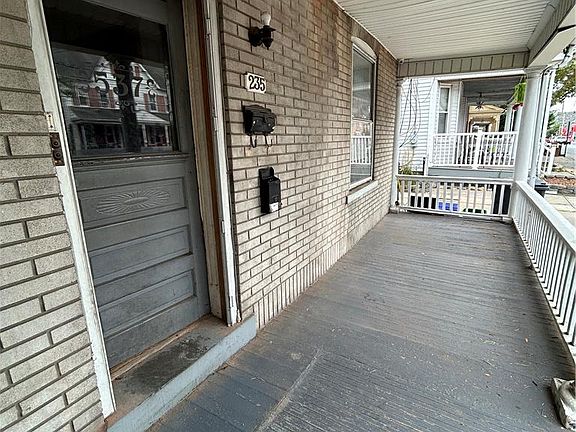 3rd image of 235 E Goepp St Unit 2