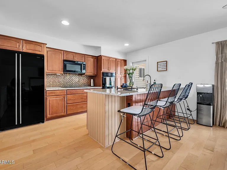 1275 E Campus Dr — Photo 4