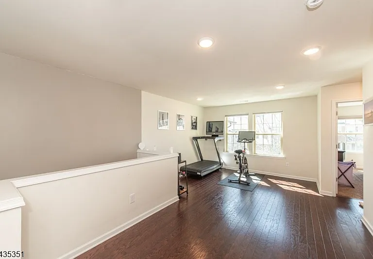 11 Albert Ct — Photo 6