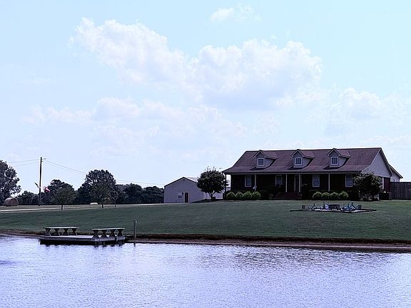 2nd image of 344 S Hall Griffin Rd