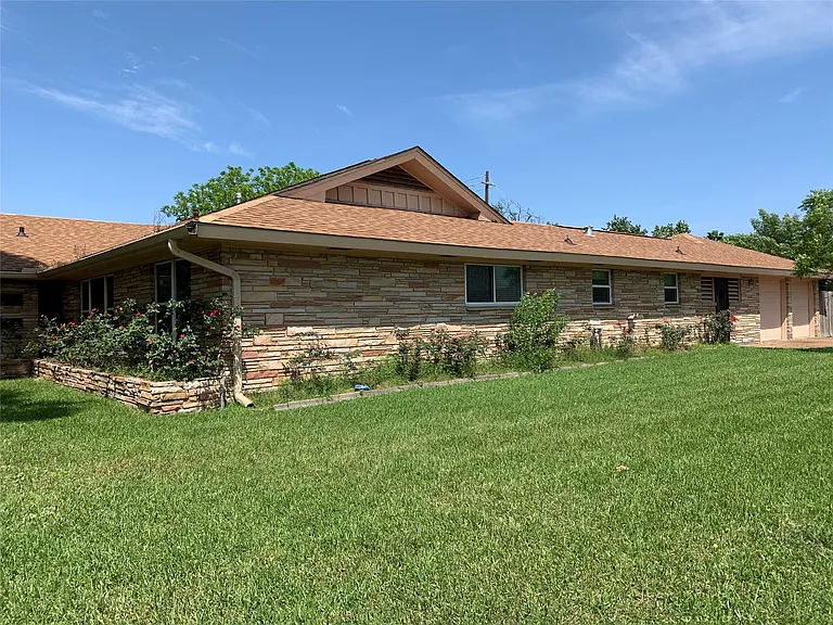 4002 Mischire Dr — Photo 20