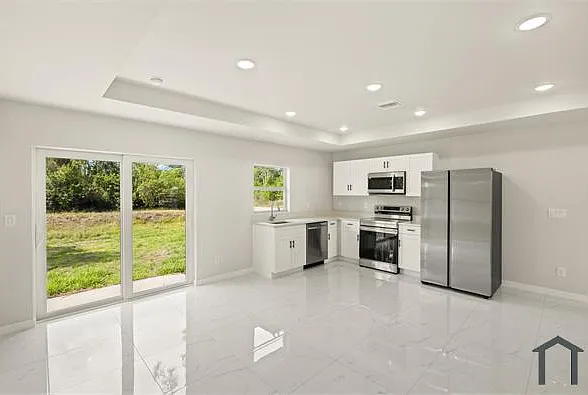 3 bed, $1,850 — Photo 2