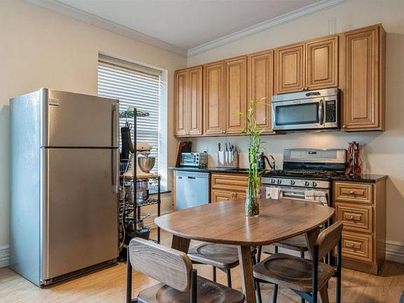 3rd image of 287 York St #4