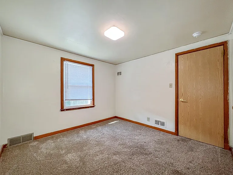 2131 Sunset Dr — Photo 8