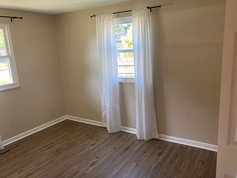 3700 Caracas Dr — Photo 13