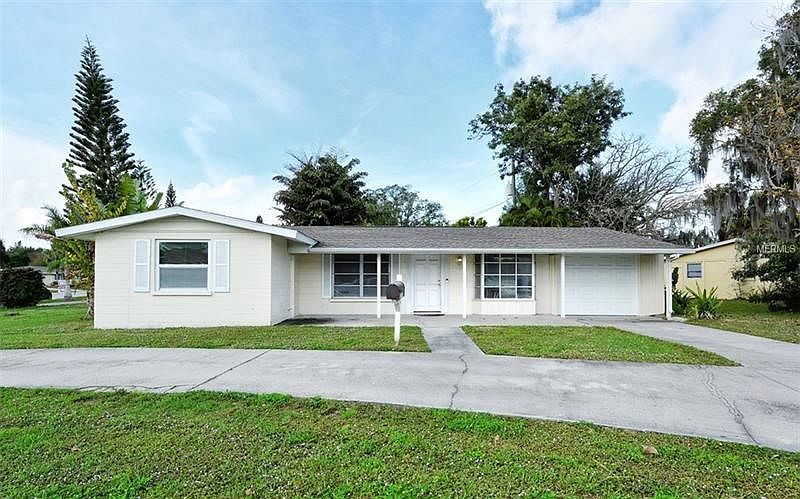 Block construction South Gate ranch home close to Arlington Park