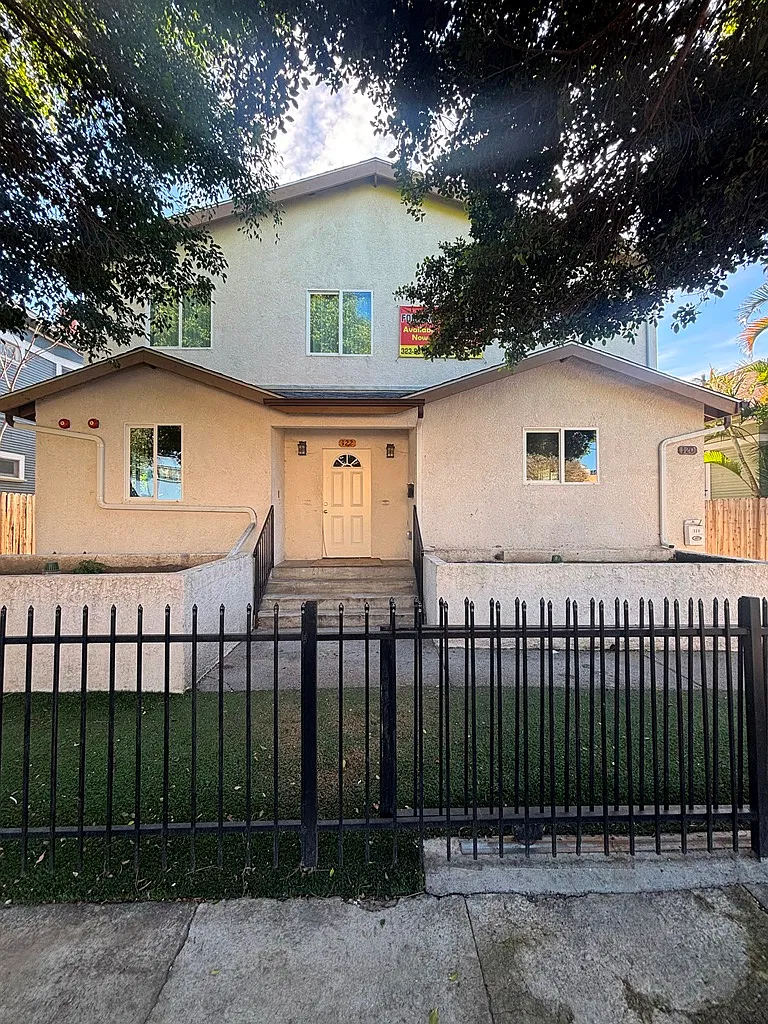 5 bed, 1819 sqft, $4,200 — Photo 1