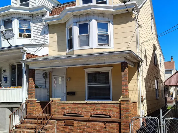 418 N North St, Minersville, PA 17954