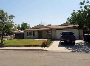 851 Lassen Dr, Hanford, CA 93230