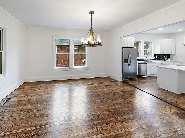104 E Glenwood Ave — Photo 15