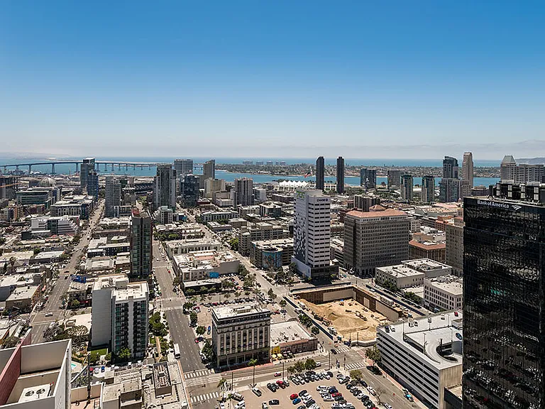 Vantage Pointe — Photo 48