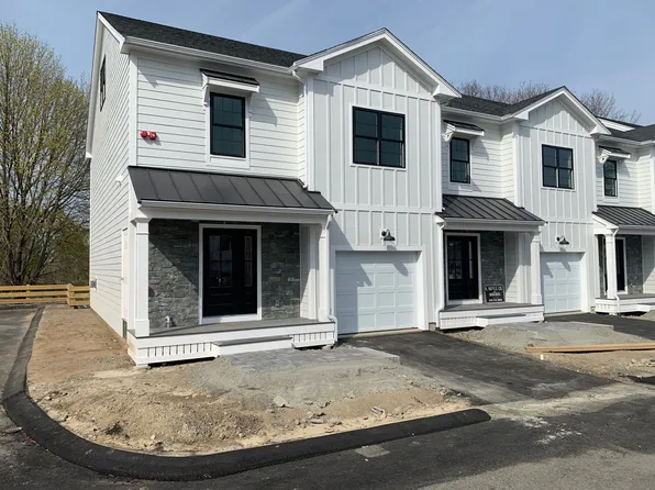 68 Prospect St Unit 24, Peabody, MA 01960