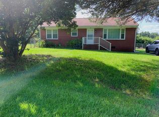 162 E Carole Dr, Jacksonville, NC 28546