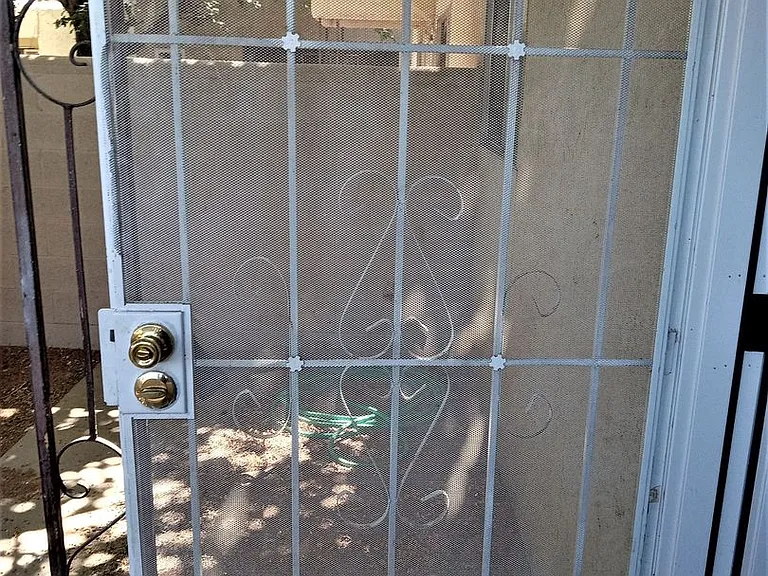 528 Texas St NE — Photo 3
