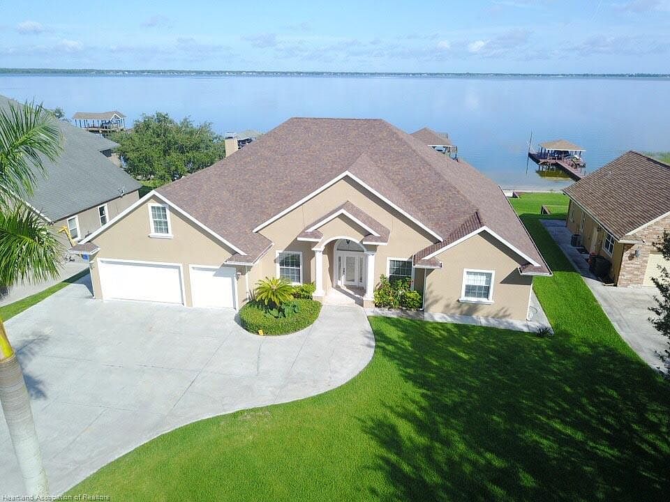 1st image of 179 S Bear Pointe Dr