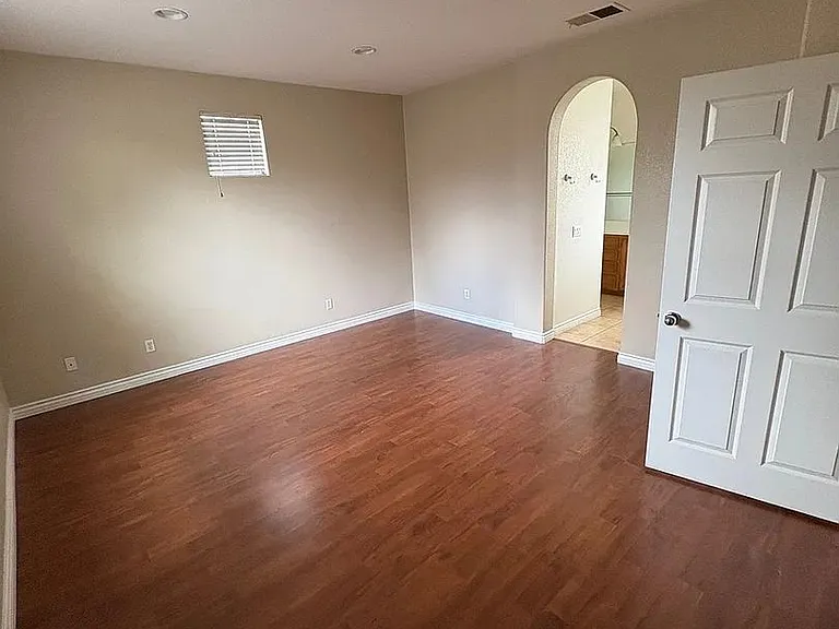 954 Teatro Cir #F — Photo 11