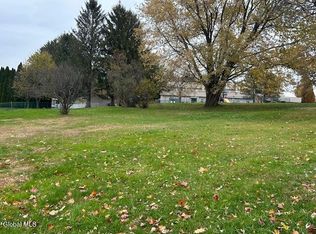 18 Sparrowbush Rd S, Latham, NY 12110