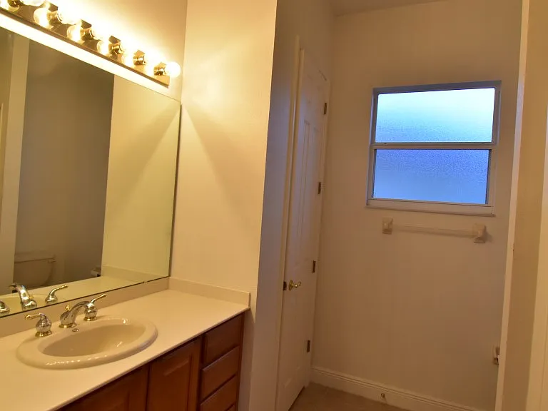 636 Volterra Blvd — Photo 29