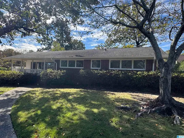 2624 Willow Brook Ln, Vestavia Hills, AL 35226