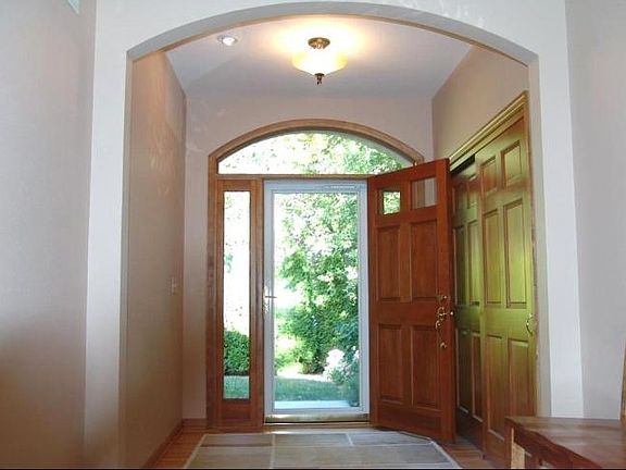 3rd image of 5018 Park Ln
