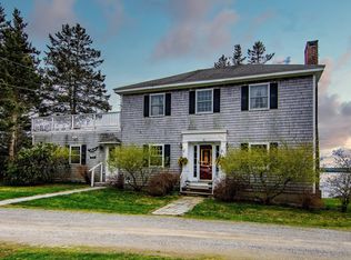 18 Bridges Point Ln, Brooklin, ME 04616