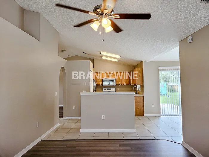 2564 Courtland Blvd — Photo 9