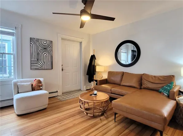 102 Broadway #1C, Newport, RI 02840