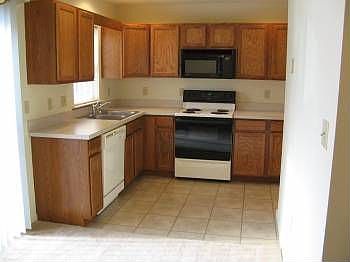 2nd image of 412 Stonehedge Ln