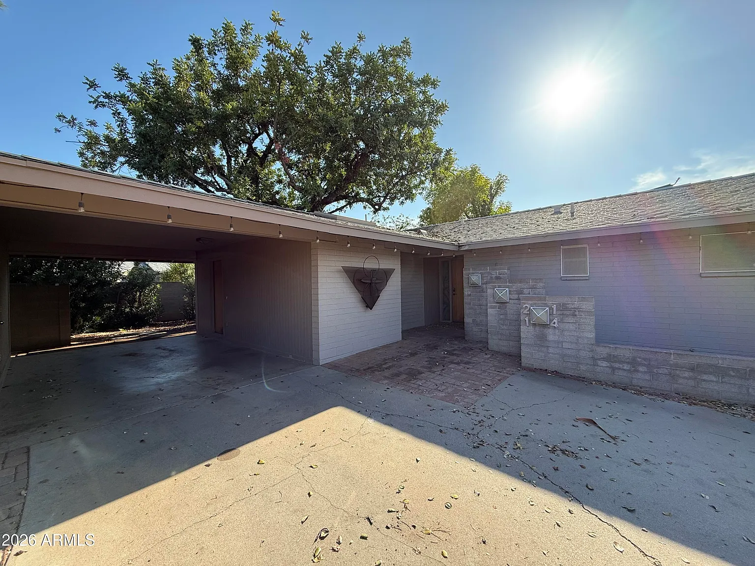 3 bed, 2.0 bath, 1923 sqft, $2,400 — Photo 2