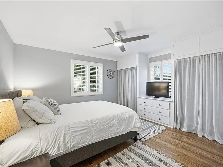 1905 S Walker Ave — Photo 14