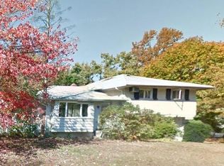 1 Briarcliff Dr, Monsey, NY 10952