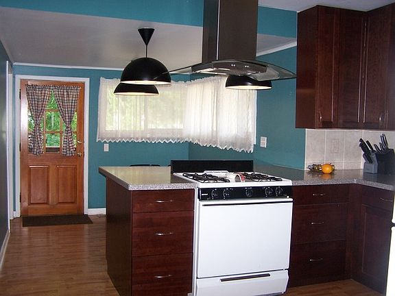 5th image of 420 N 10th St