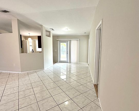 5th image of 18250 Apple Rd